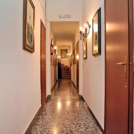 Bed and Breakfast Crispi 2*