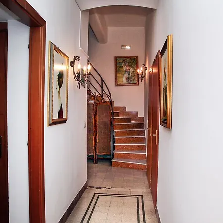 Crispi Bed and Breakfast 2*