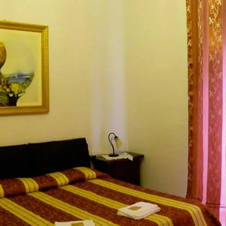 Crispi Bed and Breakfast 2*