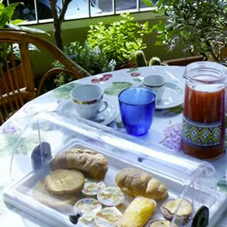 Crispi Bed and Breakfast 2*