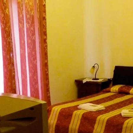 Crispi Bed & Breakfast 2*